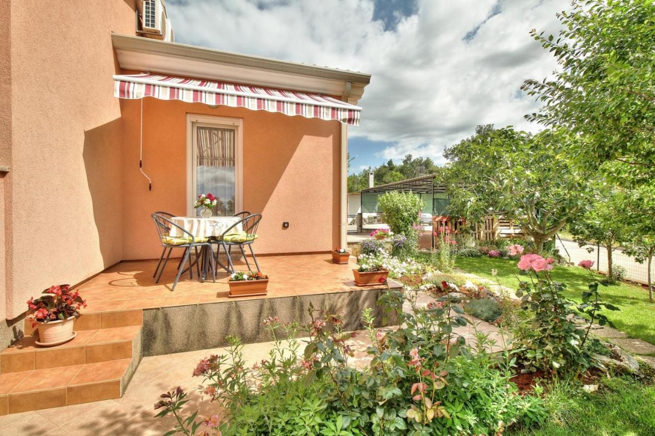 Apartments Begovic Umag Bagian luar foto