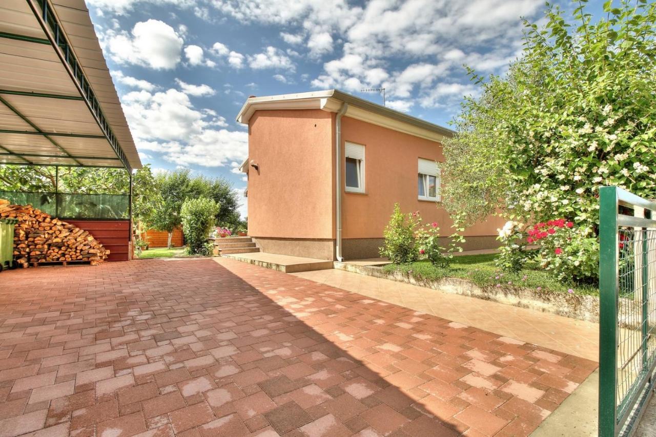 Apartments Begovic Umag Bagian luar foto
